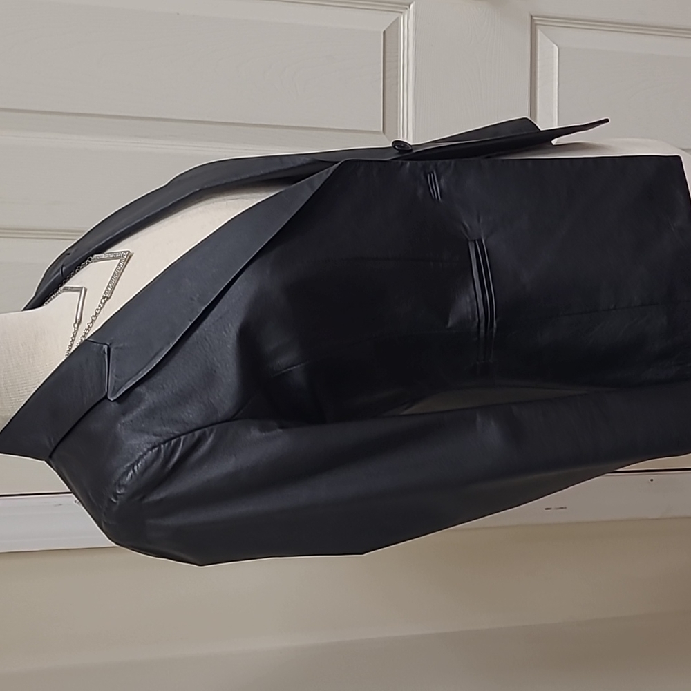Leather jacket - Picture 2 of 6